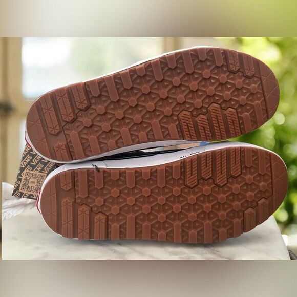 VANS WaterProof Sk8-Hi MTE 2 Insulated All Weather Boots Men’s 9.5 Women 11 - Picture 11 of 13